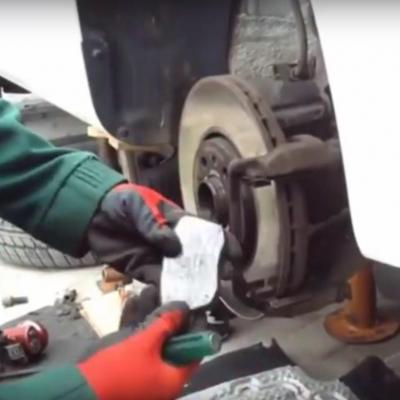 установка тормозных колодок